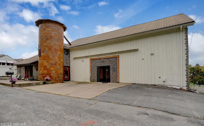 Pictures of Multifamily property located at 2106 Northway Rd, Williamsport, PA 17701 for sales - image #1