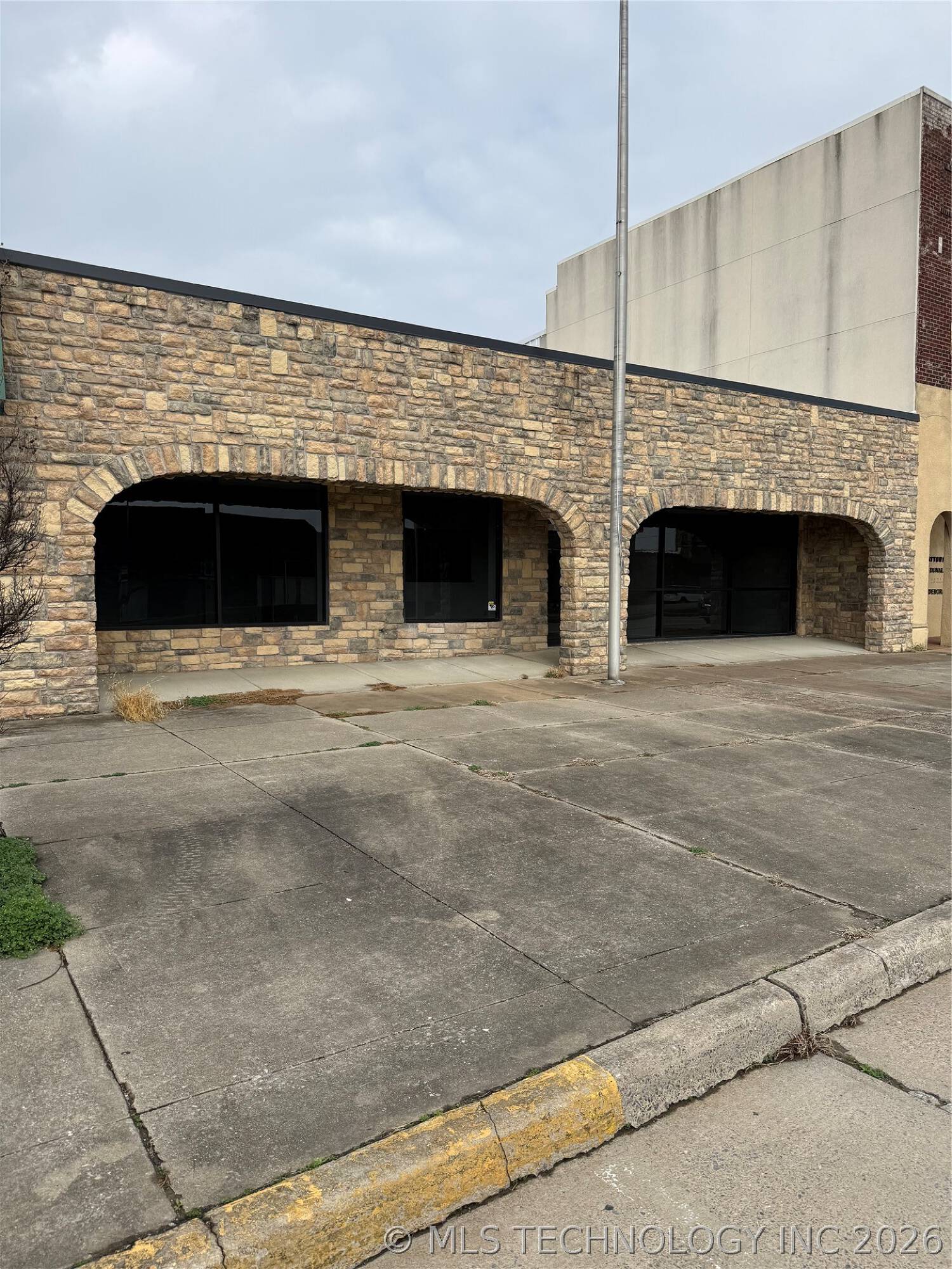 17 E Carl Albert Rd, McAlester, OK 74501