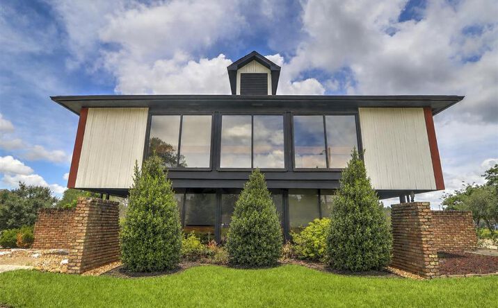 Pictures of Office property located at 800 W Bayou Pines Dr Drive, Lake Charles, LA 70601 for sales - image #1