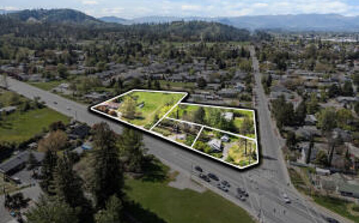 Pictures of Multifamily, Land property located at 2024 Williams Highway, Grants Pass, OR 97527 for sales - image #1