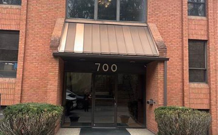 Pictures of Retail, Office property located at 708 Mcknight Park Drive, Pittsburgh, PA 15237 for sales - image #1