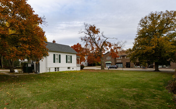 Pictures of Retail, Land property located at 181 E Westminster, Lake Forest, IL 60045 for sales - image #1