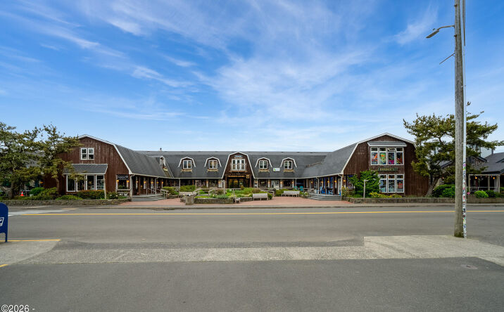 172 N Hemlock Street, Cannon Beach