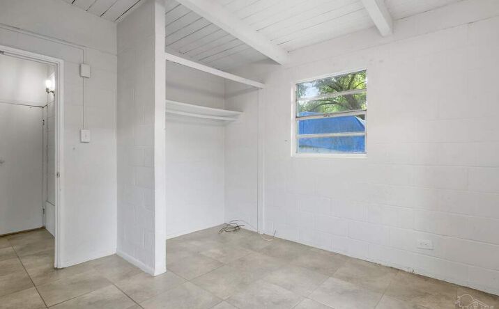 Pictures of Retail property located at 4 Idaho Ct, Pensacola, FL 32505 for sales - image #1