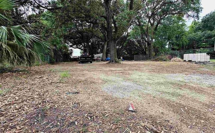 Pictures of Land property located at 4959 Mobile Hwy, Pensacola, FL 32506 for sales - image #1