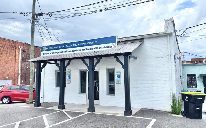 Pictures of Retail, Office property located at 615 South Madison Street, Whiteville, NC 28472 for sales - image #1