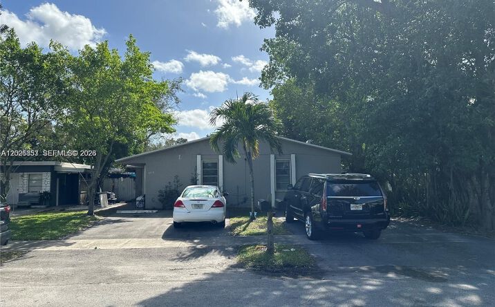 Pictures of Multifamily property located at 6316 Lincoln St, Hollywood, FL 33024 for sales - image #1