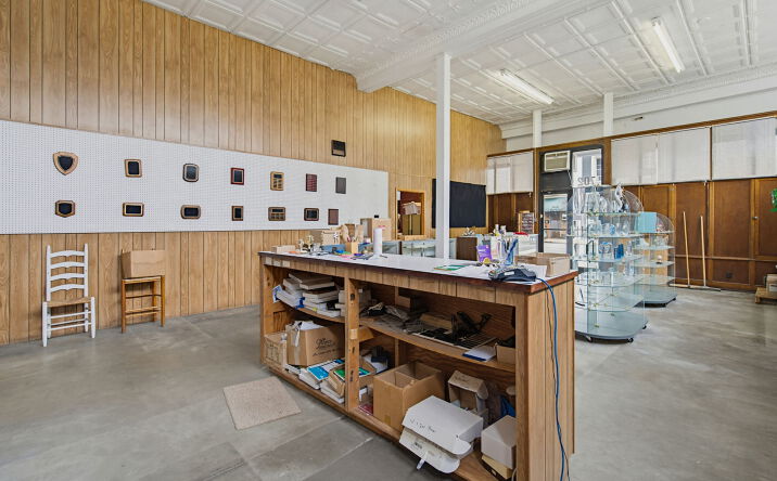 Pictures of Retail, Mixed Use property located at 702 E DAVIS ST, BURLINGTON, NC 27215-5924 for sales - image #1