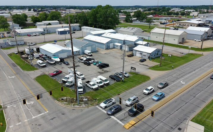 Pictures of Retail, Industrial, Mixed Use property located at 1600, 1610, 1620, 1630 N. Burkhardt Rd, Evansville, IN 47715 for sales - image #1