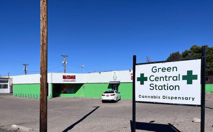 Pictures of Retail property located at 2117 MENAUL BLVD NE, ALBUQUERQUE, NM 87107-1747 for sales - image #1