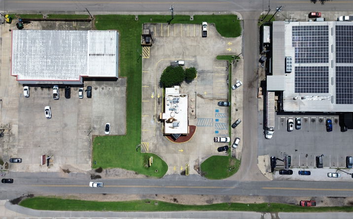 Pictures of Retail property located at 618 North Alexander Avenue, Port Allen, LA 70767 for sales - image #1