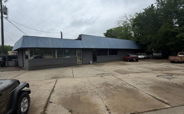 Pictures of Industrial, Mixed Use, Special Purpose property located at 1633 UNIVERSITY BLVD, JACKSON, MS 39204-3147 for sales - image #1