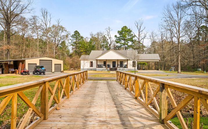 Pictures of Multifamily property located at 54 INDIAN CREEK RD, WOODWORTH, LA 71485-9773 for sales - image #1