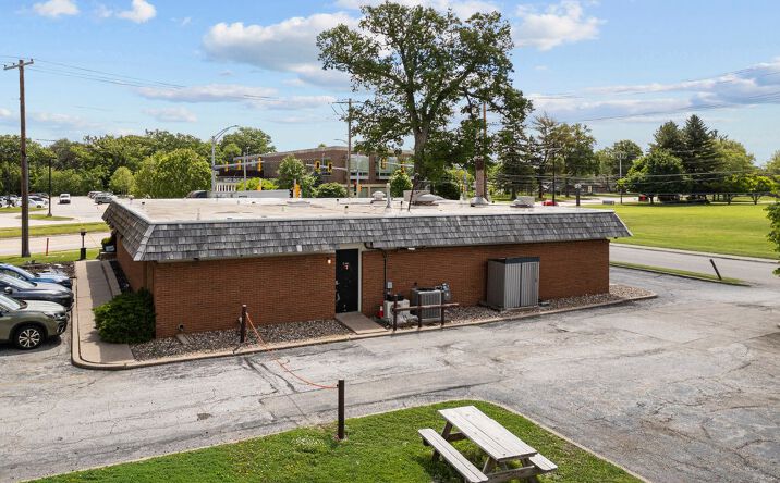 Pictures of Office property located at 3113 41ST ST, MOLINE, IL 61265 for sales - image #1