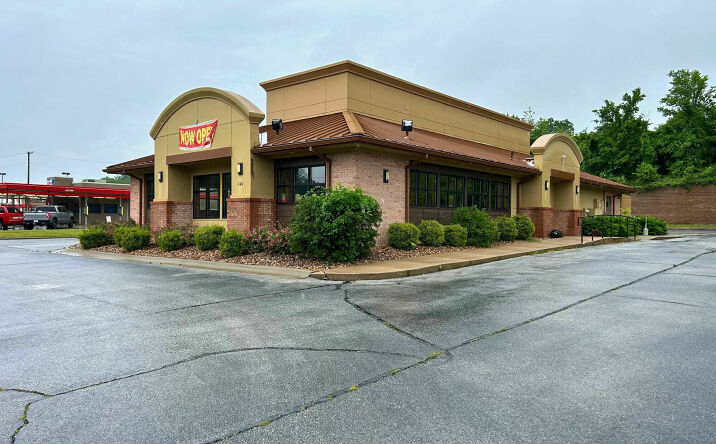 Pictures of Retail property located at 648 South Neosho Boulevard, Neosho, MO 64850 for sales - image #1