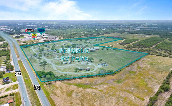 Pictures of Multifamily, Mobile Home Park property located at 3117 U.S. 281, George West, TX 78022 for sales - image #1