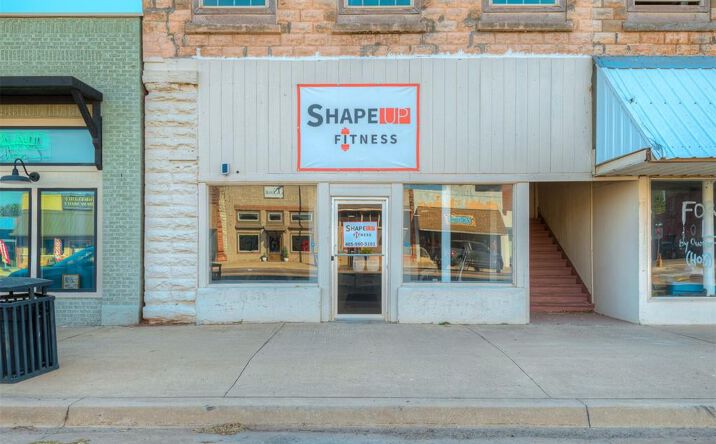 Pictures of Retail property located at 104 North Grand, Crescent, OK 73028 for sales - image #1