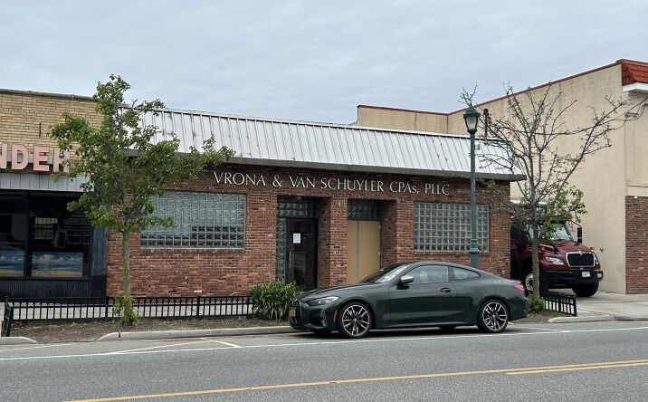 Pictures of Retail, Office property located at 240 Long Beach Road, Island Park, NY 11558 for sales - image #1
