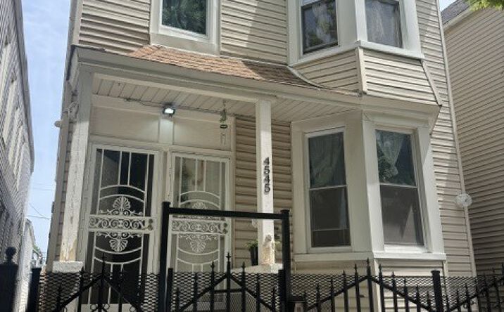 Pictures of Multifamily property located at 4545 S Hermitage Avenue, Chicago, IL 60609 for sales - image #1