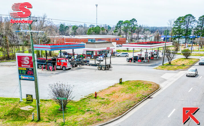 Pictures of Retail property located at 630 US HWY 64 E, PLYMOUTH, NC 27962-9623 for sales - image #1