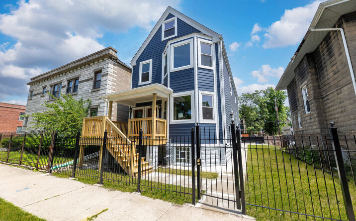 Pictures of Multifamily property located at 441 N Leclaire Avenue, Chicago, IL 60644 for sales - image #1