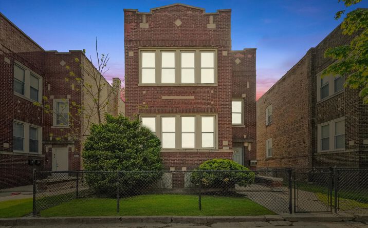 Pictures of Multifamily property located at 6837 S Morgan Street, Chicago, IL 60621 for sales - image #1