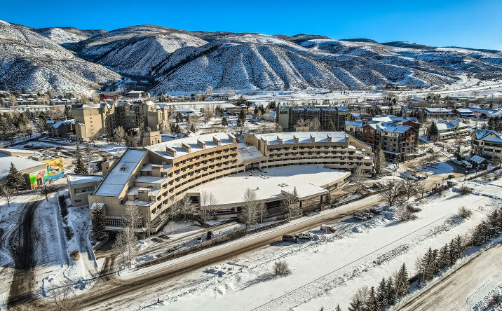 Pictures of Retail, Office, Mixed Use property located at 137 BENCHMARK RD, AVON, CO 81620 for sales - image #1