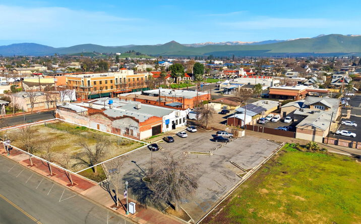Pictures of Land property located at 100 E HONOLULU ST, LINDSAY, CA 93247 for sales - image #1