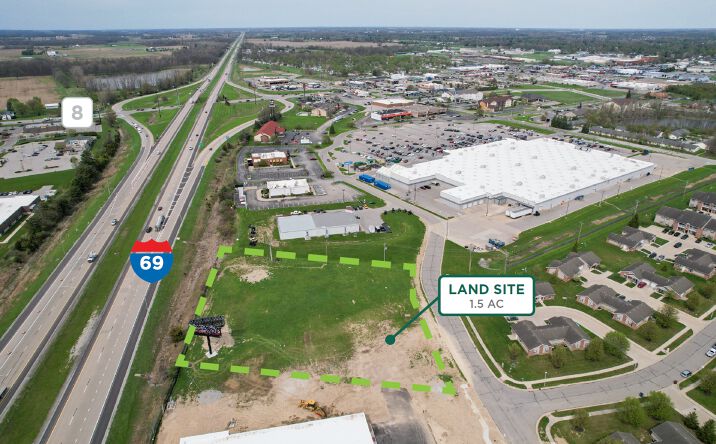 Pictures of Retail property located at 527 Ley Drive, Auburn, IN 46706 for sales - image #1