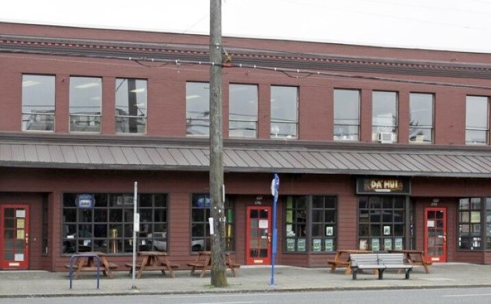 Pictures of Retail, Office, Mixed Use property located at 6504 SE FOSTER RD, PORTLAND, OR 97206-4662 for sales - image #1