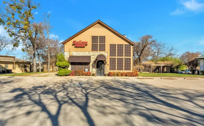 Pictures of Office property located at 6712 Azle Ave, Fort Worth, TX 76135 for sales - image #1