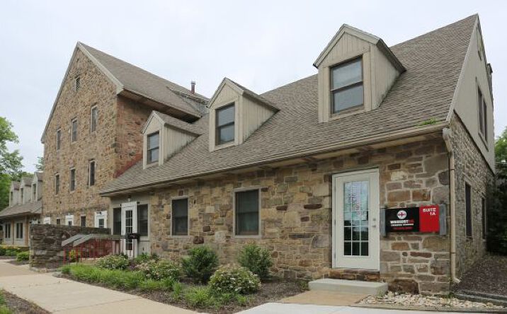 Pictures of Retail, Office property located at 2 VILLAGE RD, HORSHAM, PA 19044-3813 for sales - image #1