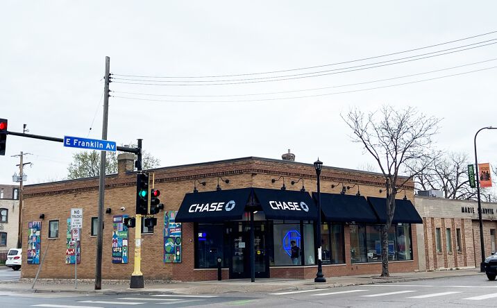 Pictures of Retail property located at 1100 East Franklin Avenue, Minneapolis, MN 55404 for sales - image #1