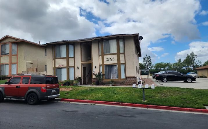 Pictures of Multifamily property located at 28723 Calle Del Lago, Murrieta, CA 92563 for sales - image #1