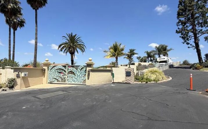 Pictures of Land property located at 833 W Highland, Camarillo, CA 93010 for sales - image #1