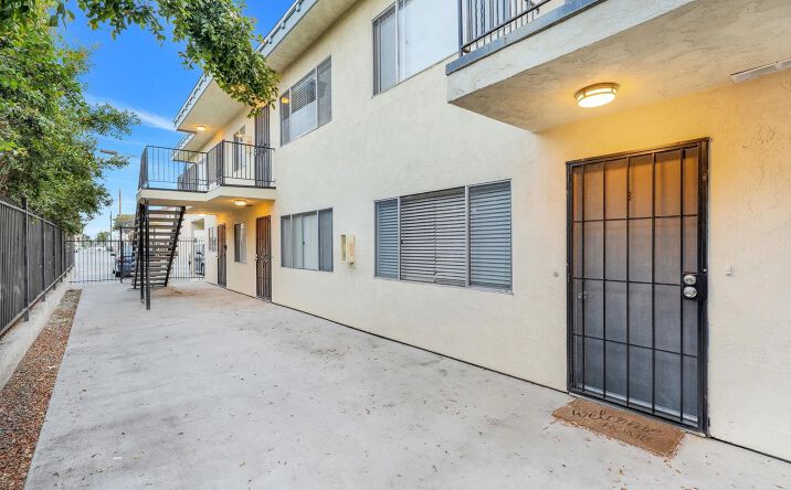 Pictures of Multifamily property located at 1041 Calla Ave, Imperial Beach, CA 91932 for sales - image #1