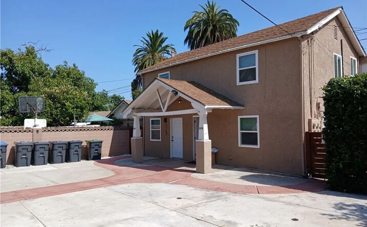 Pictures of Multifamily property located at 626 E 3rd, Santa Ana, CA 92701 for sales - image #1