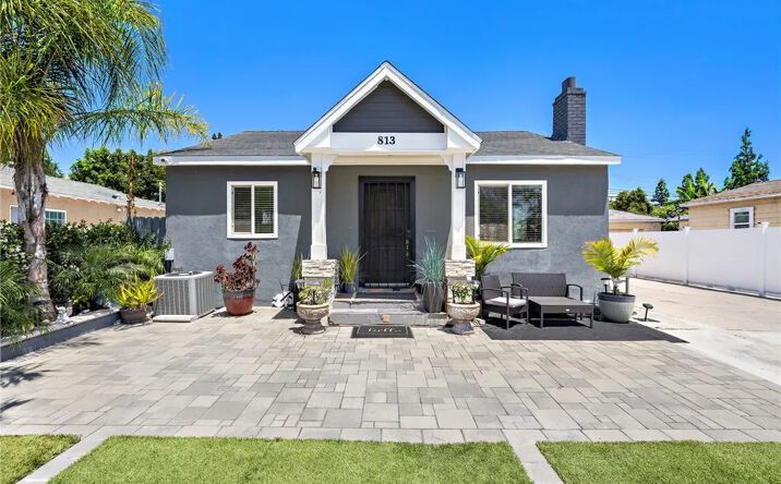 Pictures of Multifamily property located at 813 E Chestnut, Santa Ana, CA 92701 for sales - image #1