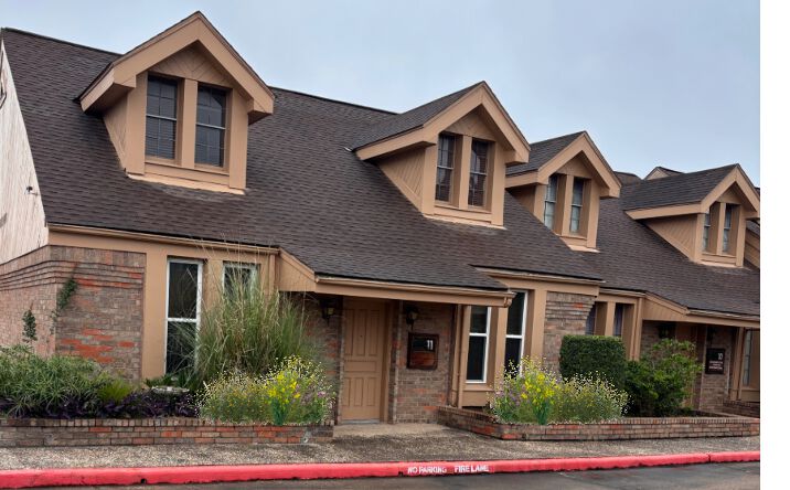 Pictures of Office property located at 6910 Bellaire Blvd. Unit 11, Houston, TX 77074 for sales - image #1