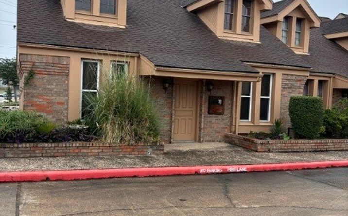 Pictures of Office property located at 6910 Bellaire Blvd. Unit 11, Houston, TX 77074 for sales - image #1