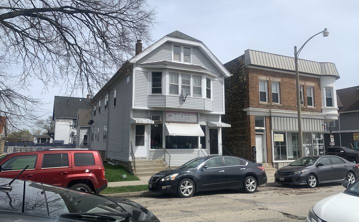 Pictures of Retail, Multifamily, Mixed Use property located at 2900 W ARTHUR AVE, MILWAUKEE, WI 53215-2940 for sales - image #1
