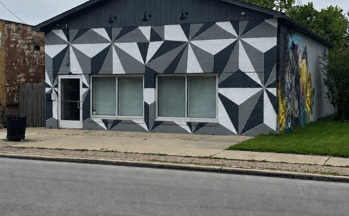 Pictures of Retail property located at 4747 N Summit St, Toledo, OH 43611 for sales - image #1