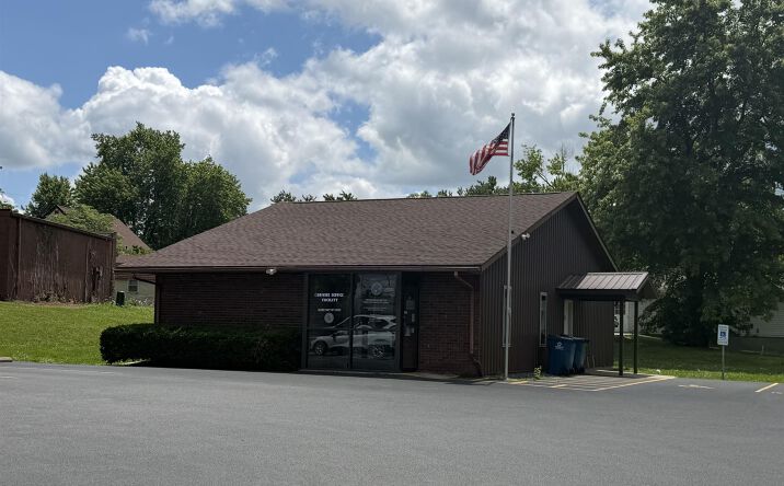 Pictures of Office property located at 101 Transcraft Drive, Anna, IL 62906 for sales - image #1