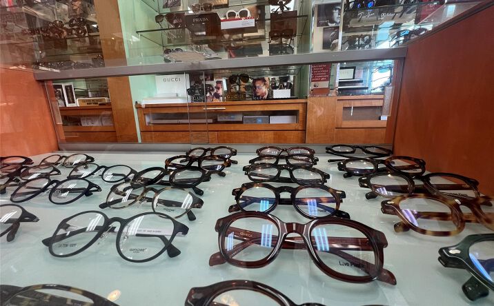 Pictures of Business for Sale, Retail property located at 194 Northern, Flushing, NY 11358 for sales - image #1