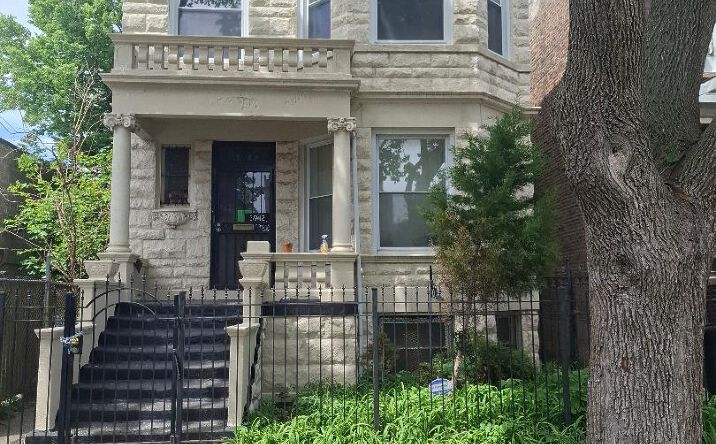 Pictures of Multifamily property located at 3942 W MONROE Street, Chicago, IL 60624 for sales - image #1