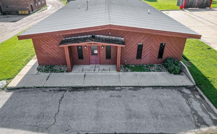 Pictures of Retail property located at 902 S Grand Avenue, Charles City, IA 50616 for sales - image #1