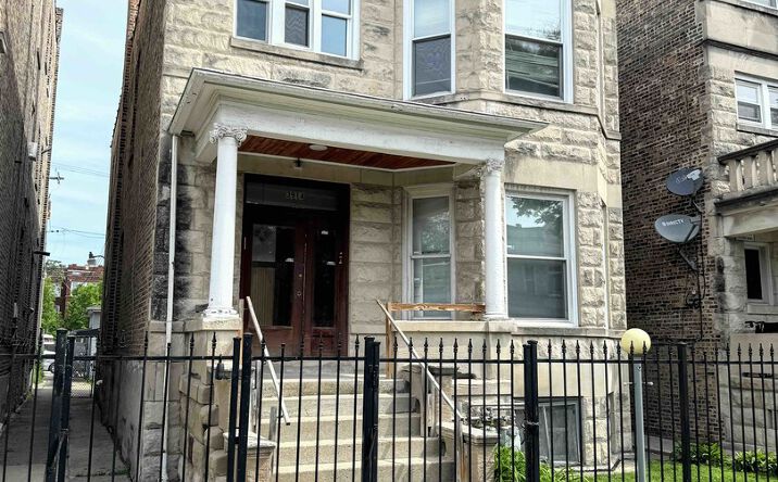Pictures of Multifamily property located at 3914 W Gladys Avenue, Chicago, IL 60624 for sales - image #1
