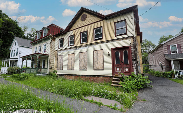Pictures of Multifamily property located at 112 Hone Street, Kingston, NY 12401 for sales - image #1
