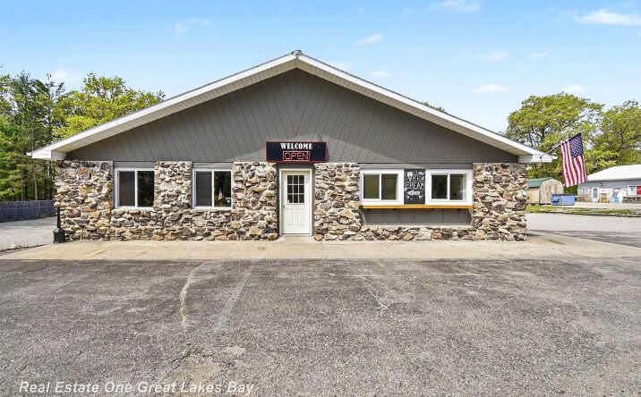 Pictures of Hospitality, Mixed Use, Business for Sale property located at 1951 Indian Lake Road, National City, MI 48748 for sales - image #1