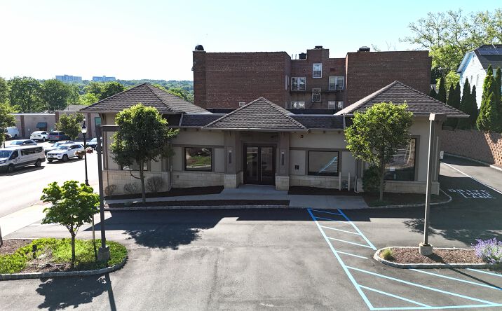 Pictures of Retail property located at 725 Bloomfield Avenue, Verona, NJ 07044 for sales - image #1